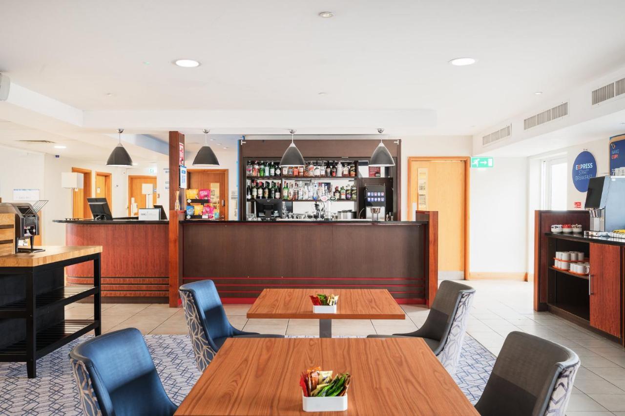 Holiday Inn Express Shrewsbury By Ihg מראה חיצוני תמונה